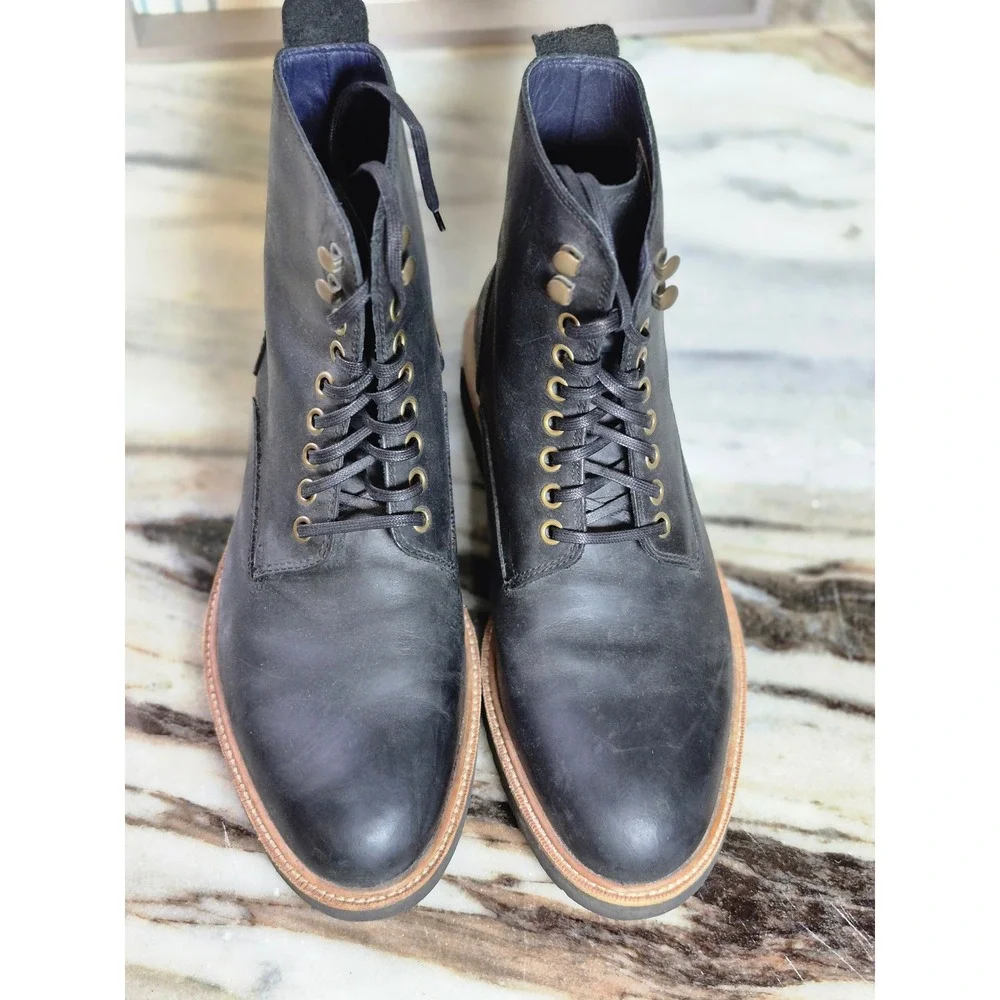 Cole Haan Mens Black Leather Lace Up Boots Vibram Gumlite Sole 8.5 M Combat